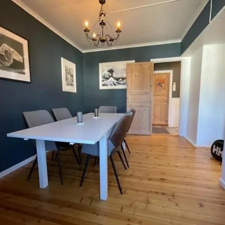 Large, And Quiet Apartment. شقة *